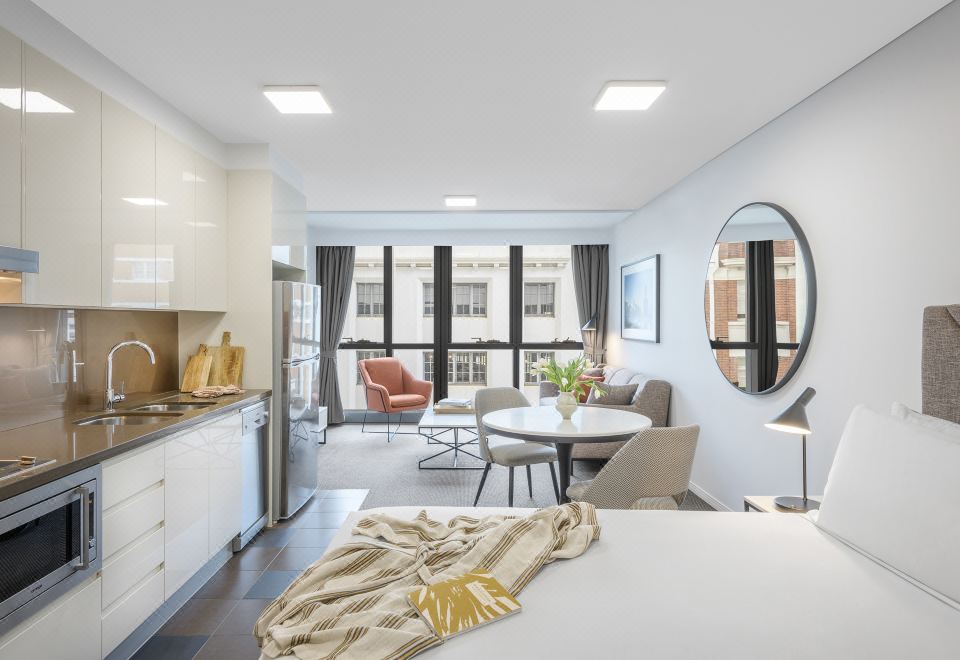 Meriton Suites Adelaide Street 썸네일