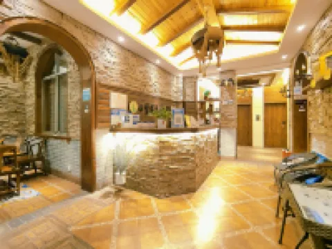 Small Backbasket INN (Zhangjiajie Tianmen Mountain Cableway Station Store)