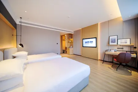 Park inn hotel Jilin People's Square Beishan Park Отели рядом с достопримечательностью «Jihai Railway Terminal Former Site»