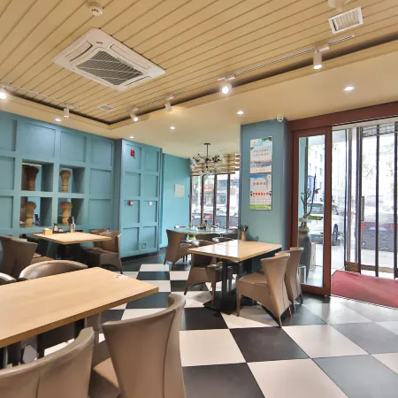 Deming Boutique Hotel (Yanji Yanbian University Department Store)