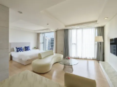 The Island Blue Hotel Hotels near Munbu Park