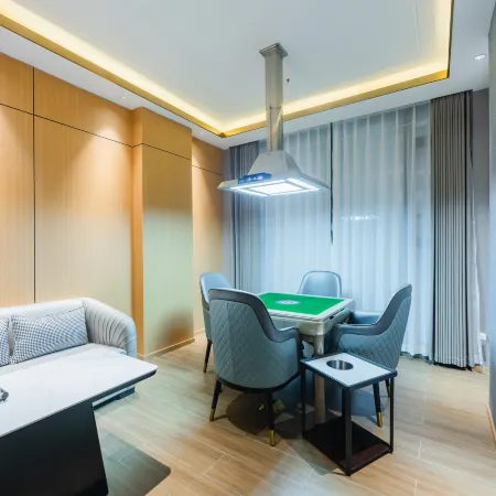 Zhihua Hotel