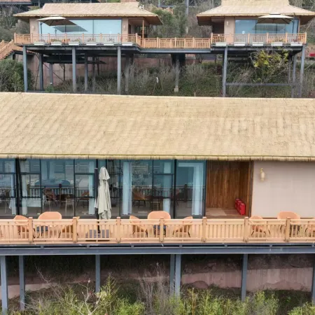 Middle Mountain Hotel