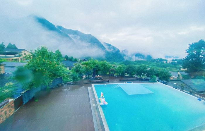 Avatar Mountain Resort—Mountain View | Swimming Pool | Free Station Pick-up | Western Cuisine