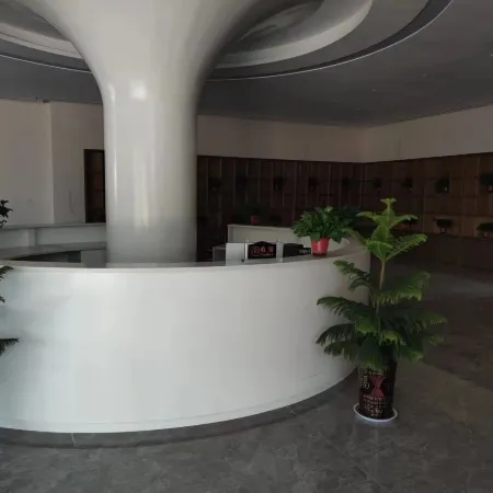 Fengqiu Yunyi Station Hotel
