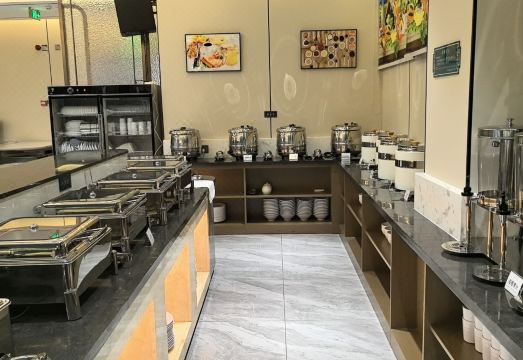 2. 충이 인터내셔널..