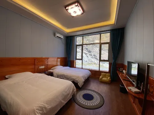 Heishui Guluo Homestay - 2-Star