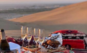 Dunhuang Oasis Luxury Camp