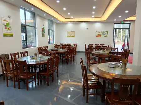 Enshi Dayao Yueyue Homestay Отели рядом с достопримечательностью «Enshi Suobuya Stone Forest Scenic Area»