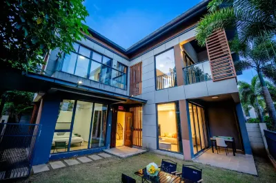 Push-Door-to-Sea Villa
