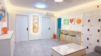 Shenzhen Orange Youth Apartment (Luohu Port Railway Station)