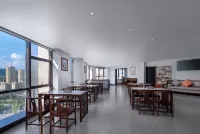 蜀立飯店（巴中高鐵東站店） - 停車場
