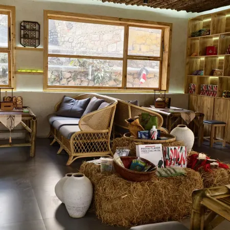Canyon Homestay (Zhenfeng Xiaohuajiang) Отели в г. Чженьфен