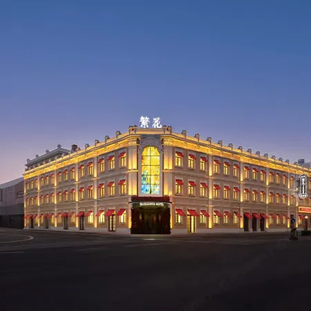 FAN Blooming Flowers · 1908 | Shanghai Luxury Accommodation
