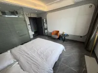 Echarm Hotel (Changsha Yuelushan West Bus Station) Hotels near Wangchengpo Station