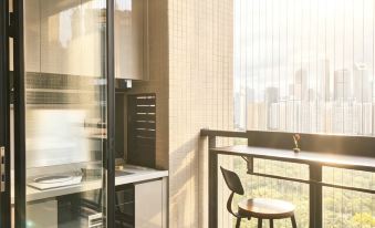 Elaine Savile Apartment (Guangzhou Zhujiang New Town Tancun Subway Station)