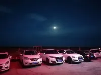West Coast Holiday Hotel - parking