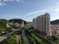 Shenglong International Hotel (Yan'an Railway Station) - Mountain view