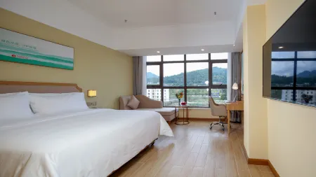 Vienna 3 Best Hotel (Yaan Tianquan 318 National Highway) Отели рядом с достопримечательностью «Red Army Long Memorial Hall»