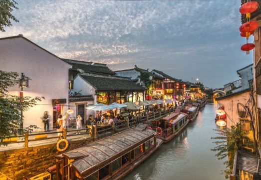 루현 라이트 럭셔리 인 로비