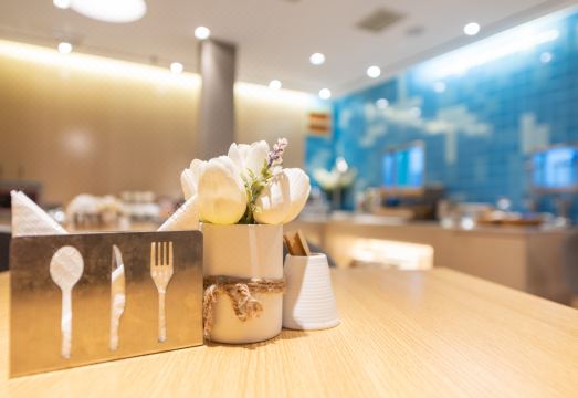 4. 홈 인 네오 상..