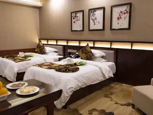 Alta River Garden Hotel