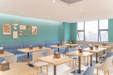 Lotus Hotel (Liling Bus Station) Отели рядом с достопримечательностью «Zhuangyuanzhou Island»