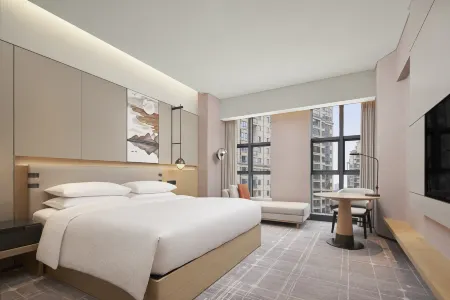 Four Points by Sheraton Huaxi, Guiyang Отели рядом с достопримечательностью «Guizhou Aviation Vocational and Technical College»