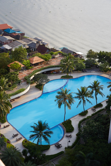 Riverine Place Hotel and Residence