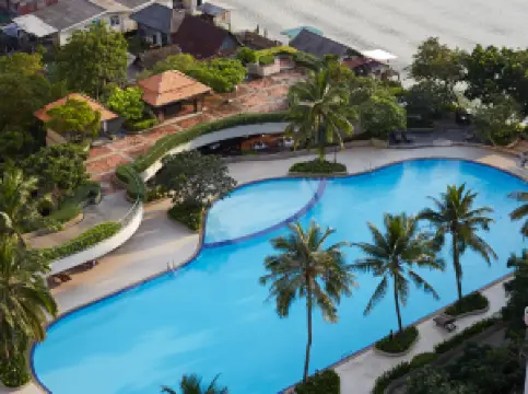 ริเวอร์ไรน์เพลส โฮเทล แอนด์ เรสซิเดนซ์