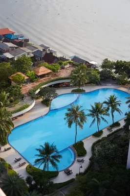 Riverine Place Hotel and Residence