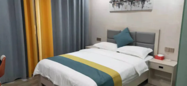 Wushan Meteor Hotel - Inns