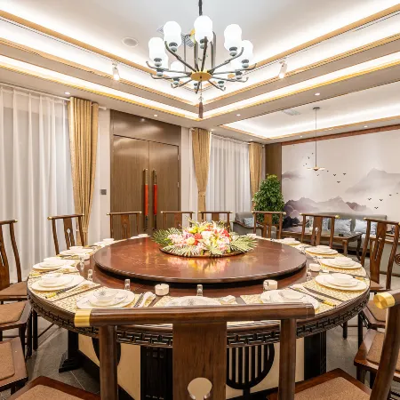 Zhangye LanQi International Hotel