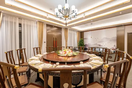 Zhangye Shangjing International Hotel Отели рядом с достопримечательностью «Xilaisi»