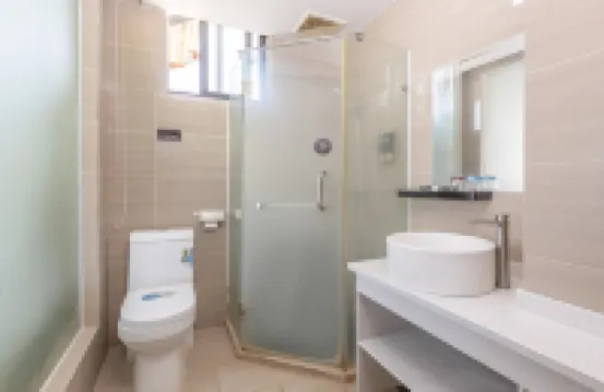 Ledong Baolong Hotel