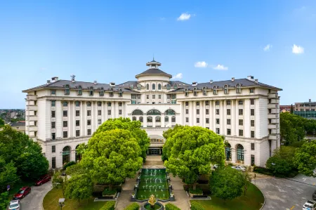 Shanghai Pudong Lingang Kaiyuan Hotel Отели рядом с достопримечательностью «Shanghai Technical Institute of Electronics & Information»