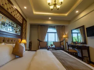 Envoy Continental Hotel