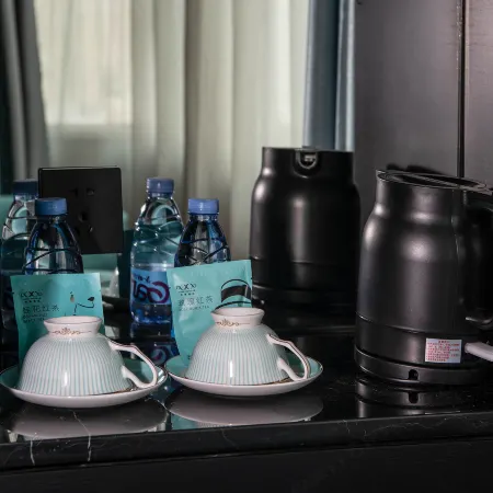 Xana Hotelle (Shenzhen Luohu Dongmen Yitian Holiday Plaza Hotel)