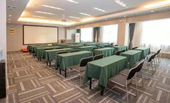 Rujia Yihe Hotel (Shijiazhuang Tianshan Sea World)