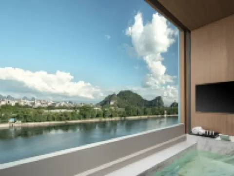 Li River CIAO Hotel( Guilin Elephant Trunk Hill) Hotels in Guilin