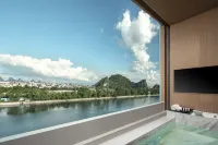 Li River CIAO Hotel( Guilin Elephant Trunk Hill)