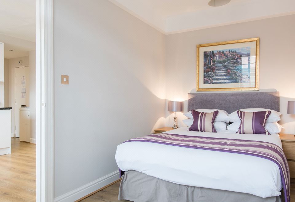 3. 첼시 클로이스터..