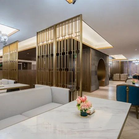 Gongtong Hotel Отели в г. Илян