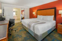 La Quinta by Wyndham Irvine Spectrum