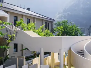 Popular 4-Star Select Hotels in Shimian