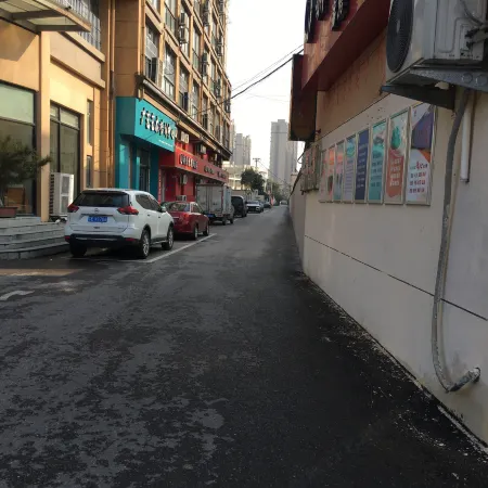 Mingguang Little Shell Hotel (Mingzhu Road Zhengyuan Plaza)