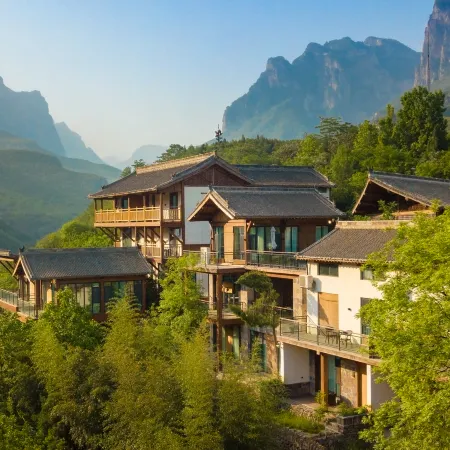Yuntaishan Puju Lakeside Homestay