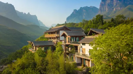 Puju Hupan Hotel Отели рядом с достопримечательностью «Wan Shan Temple»