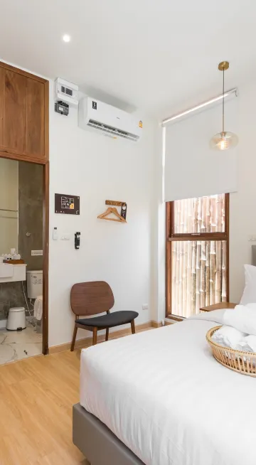 ห้องดีลักซ์ เตียงใหญ่ 1 เตียง