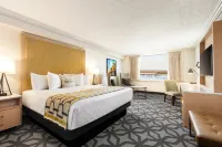Galt House Hotel, Trademark Collection by Wyndham Hotel dekat Kentucky Exposition Center